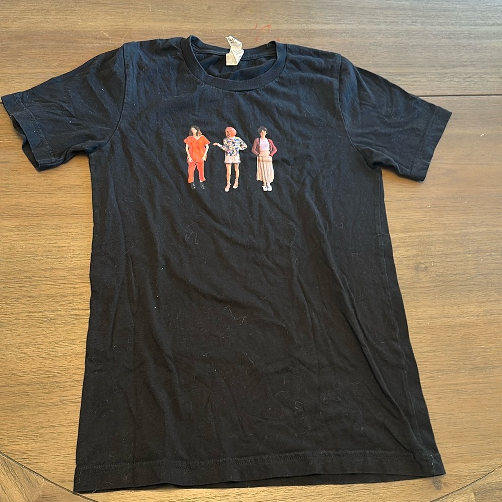 Black teeshirt